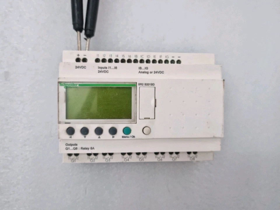 SCHNEIDER ELECTRIC ZELIO SR2 B201BD SMART RELAY LOGIC MODULE (Light On) For Part